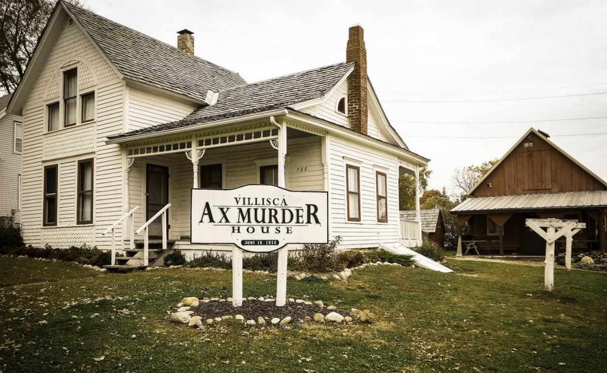 6 haunted houses and their grisly stories