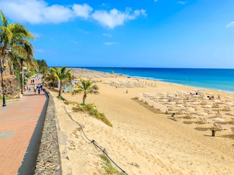 Dit zijn de leukste badplaatsen op Lanzarote