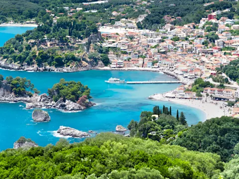 In Griekenland eilandhoppen: zo plan je zelf de perfecte route