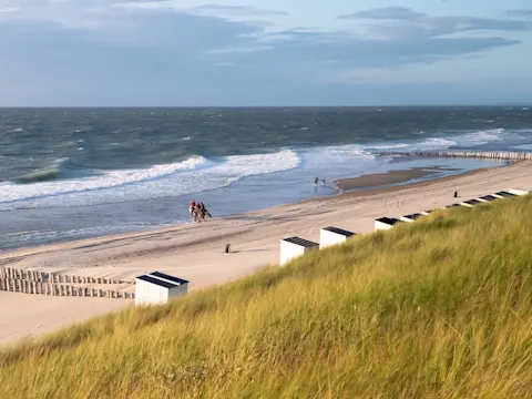 Dit zijn de 23 beste campings aan zee in Nederland