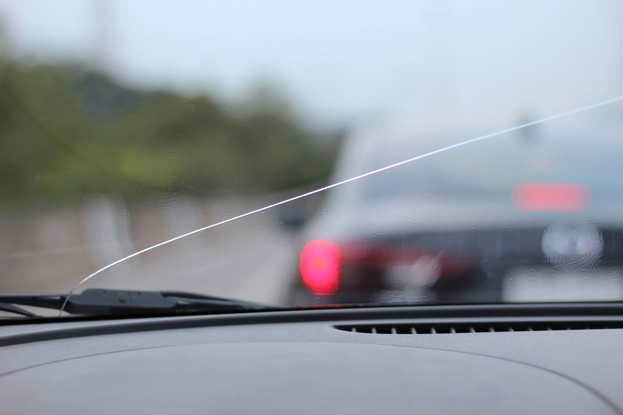 Stop a Windshield Crack from Spreading: Easy Steps