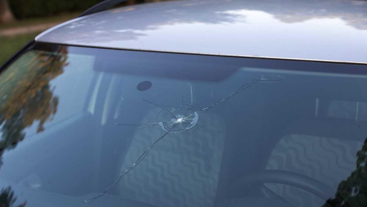 Cracked Windshield: Repair or Replace? Essential Guide