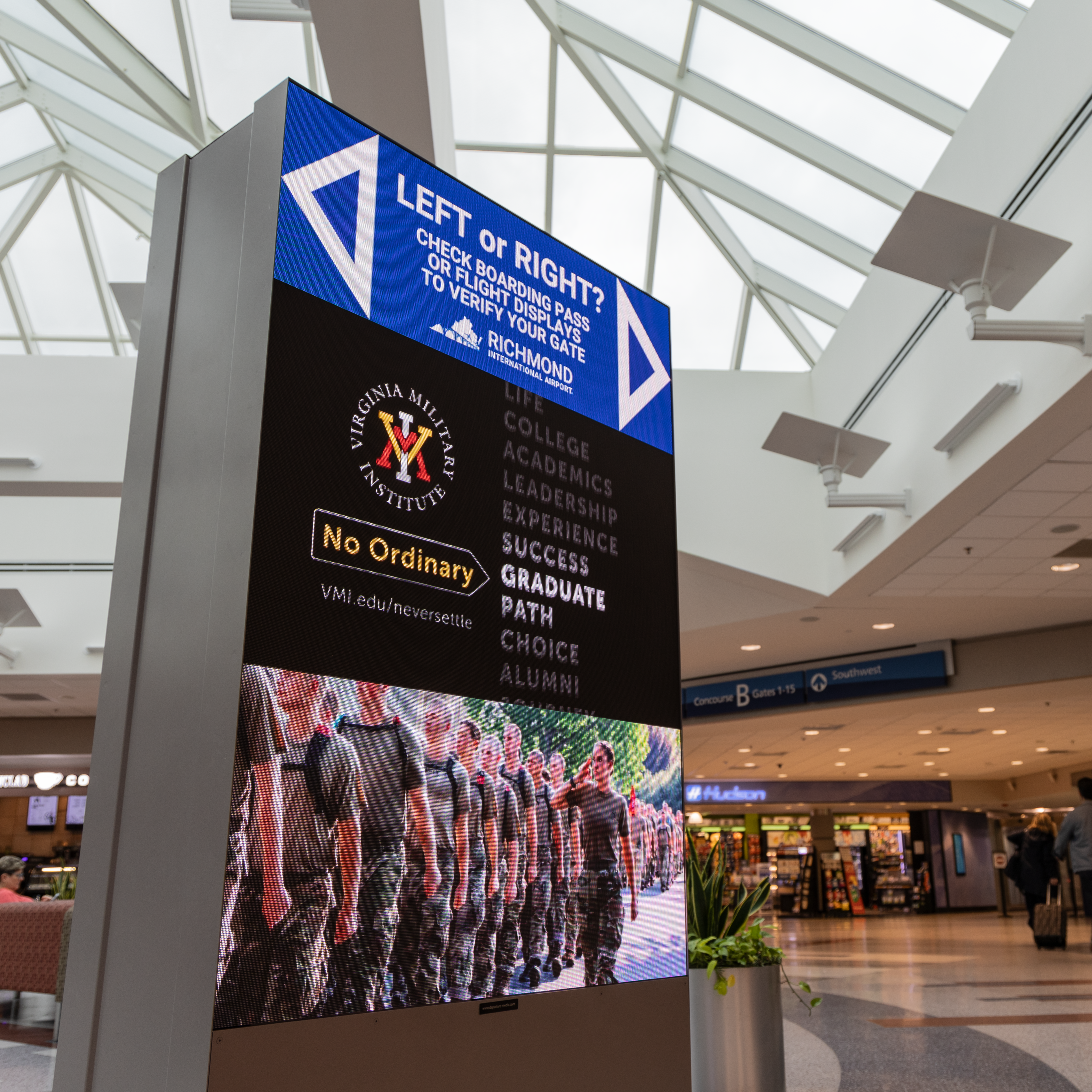 In-airport digital advertising totem