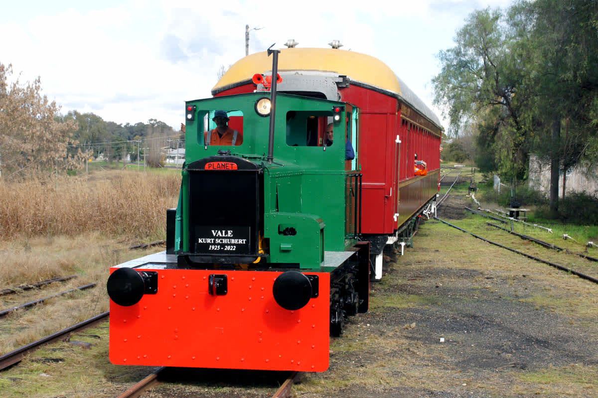 Train Finally Stops At Cowra Station Again The Cowra Phoenix Cowra