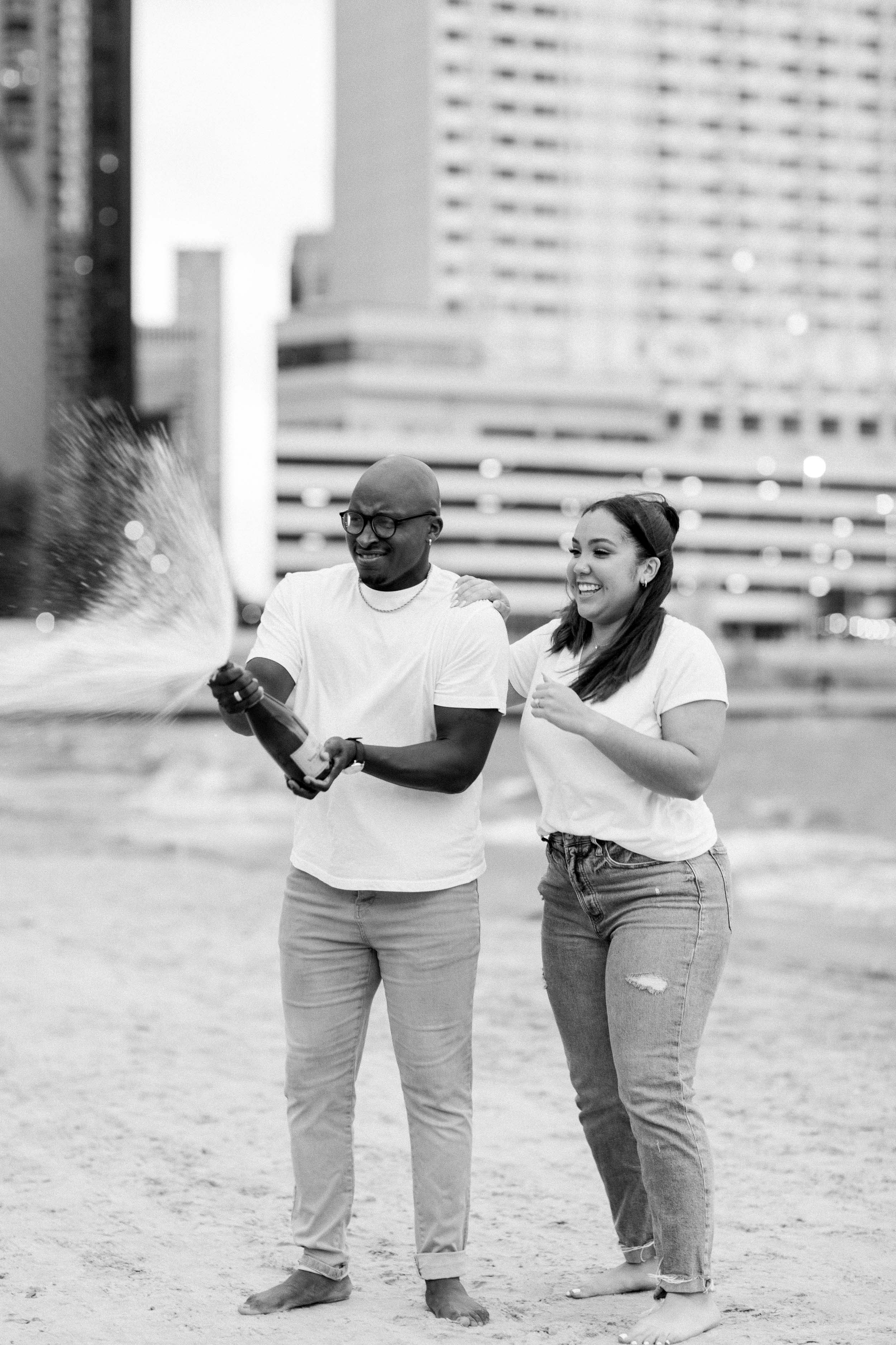 Black and white Chicago couples photoshoot