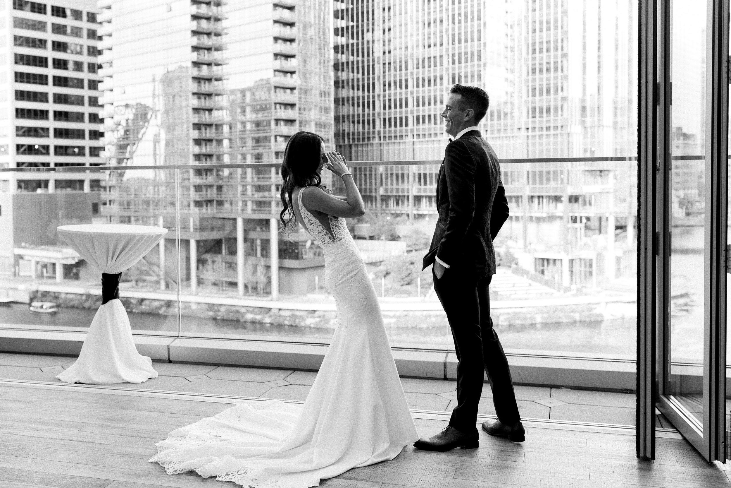 first look downtown Chicago | skyline first look wedding day