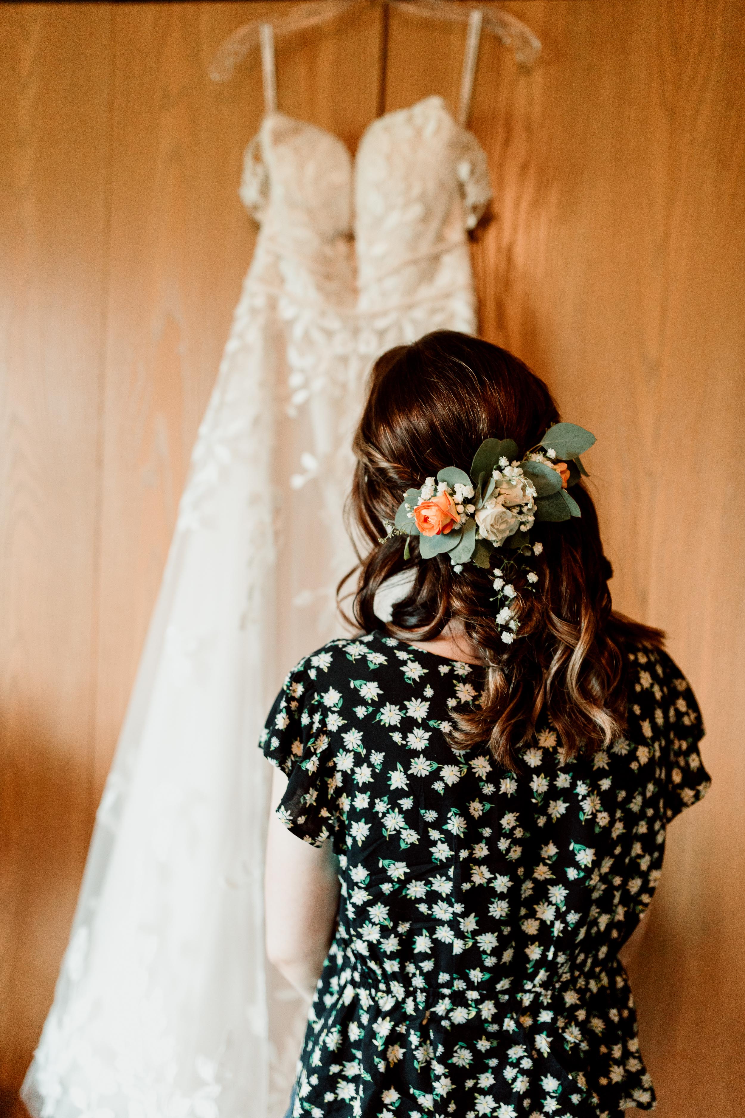 floral hair piece for wedding day | lace wedding dress | Illinois Wedding Photographer | Chicago Illinois Wedding Photographers
