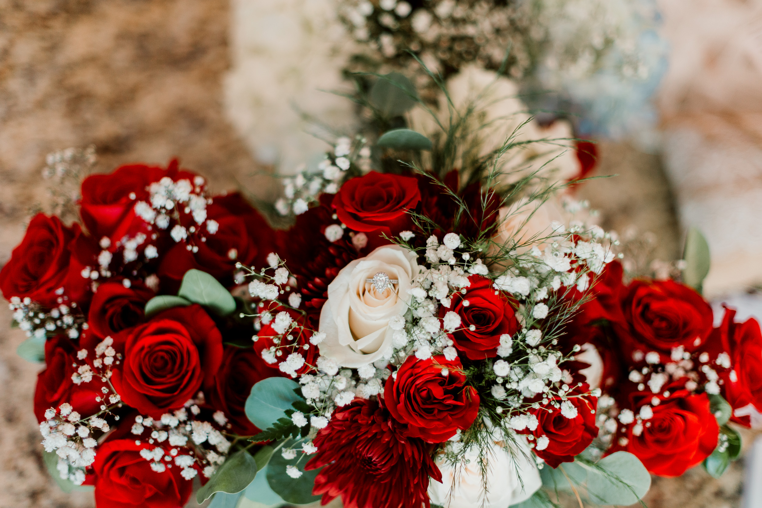 AM-Wedding-detail-shots-rings-flowers-8