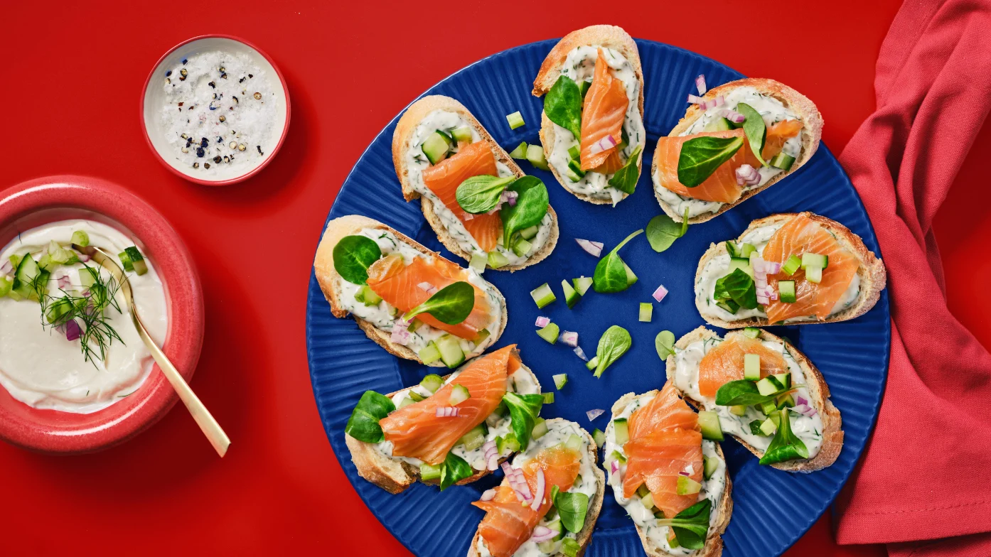 Crostini Kranz mit Räucherlachs 1394x784