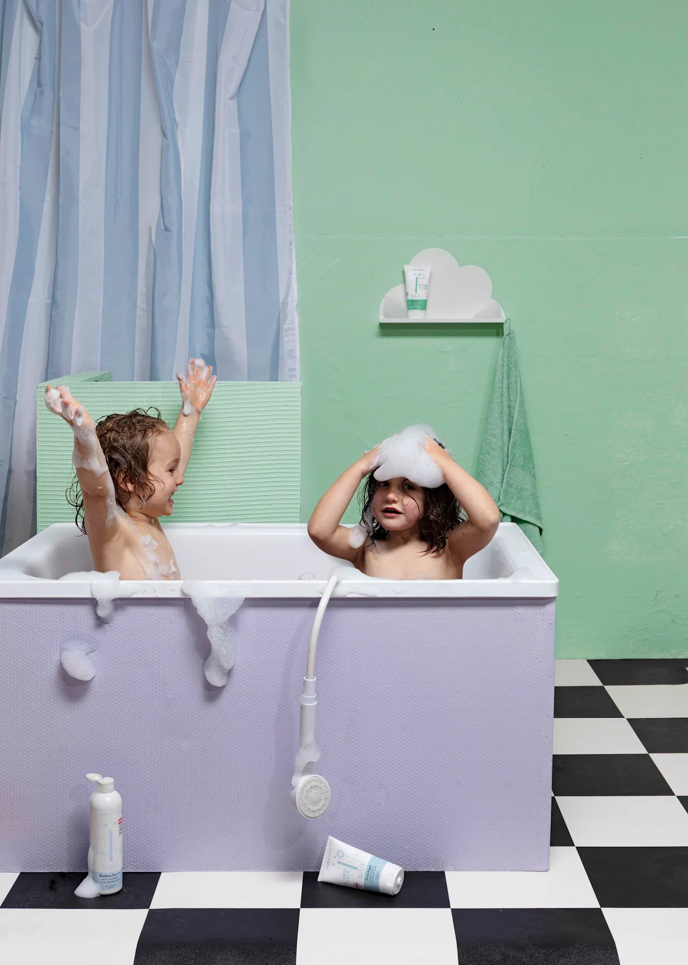 Naïf bath foam and shampoo