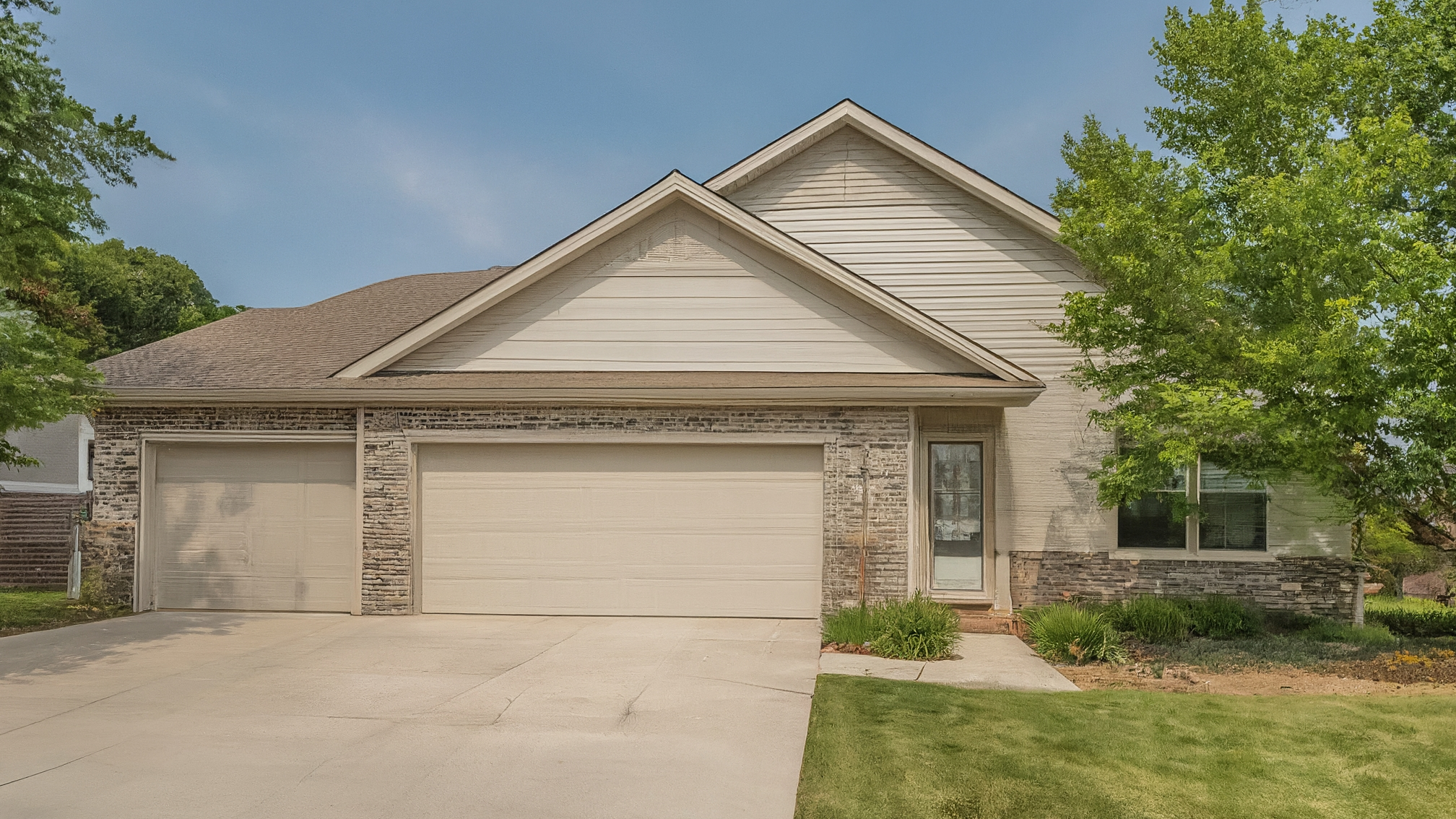 Expert Tips on How to Balance Garage Doors Safely and Easily