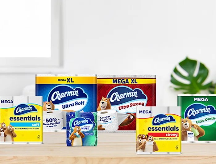 Gama de productos Charmin que incluye paquetes de Toallitas desechables en el inodoro, Ultra Soft Super Mega, Ultra Strong Super Mega y Ultra Gentle