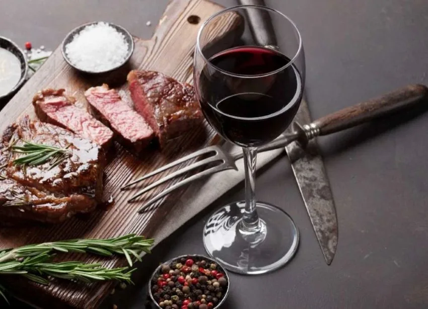 Best Wines To Pair With Steak - Red Wine with Steak - Image