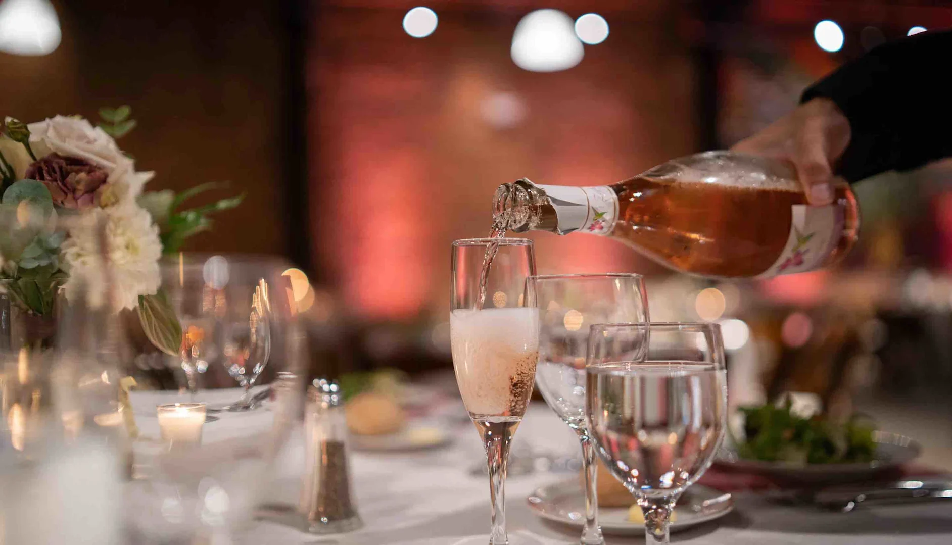 The romantic one – Sparkling rosé image