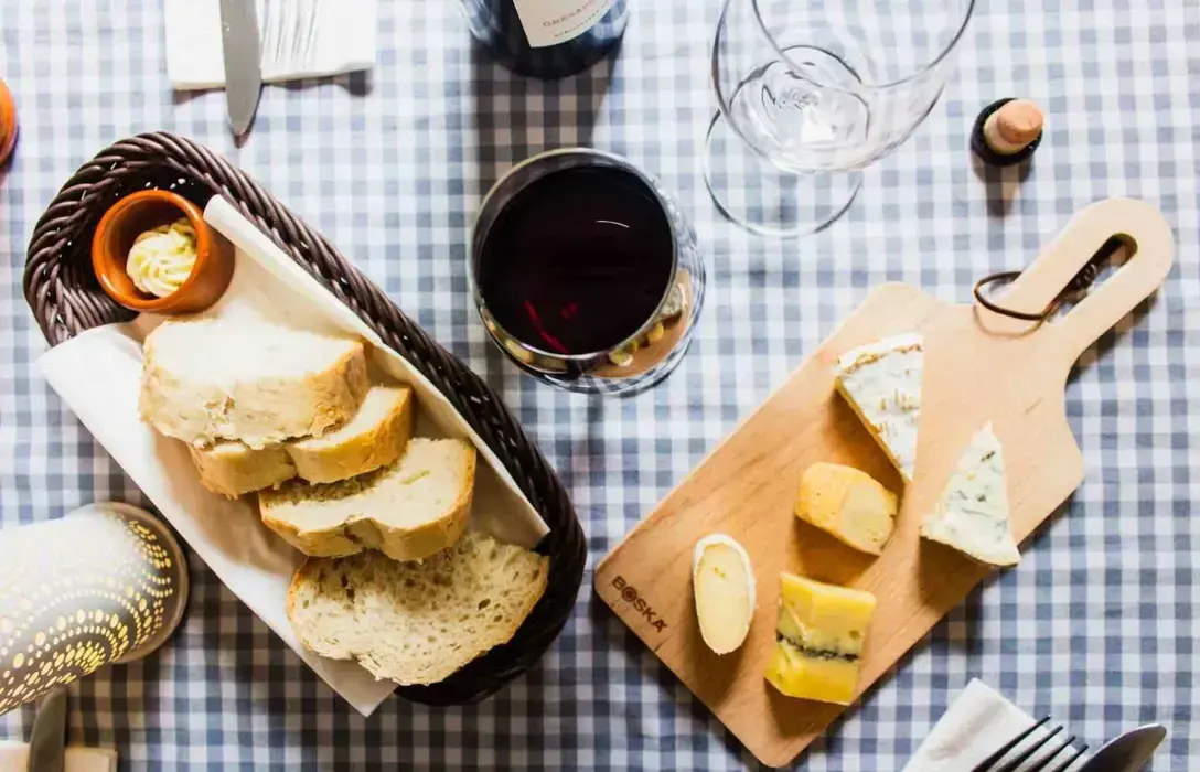 Cheese and wine pairing tips