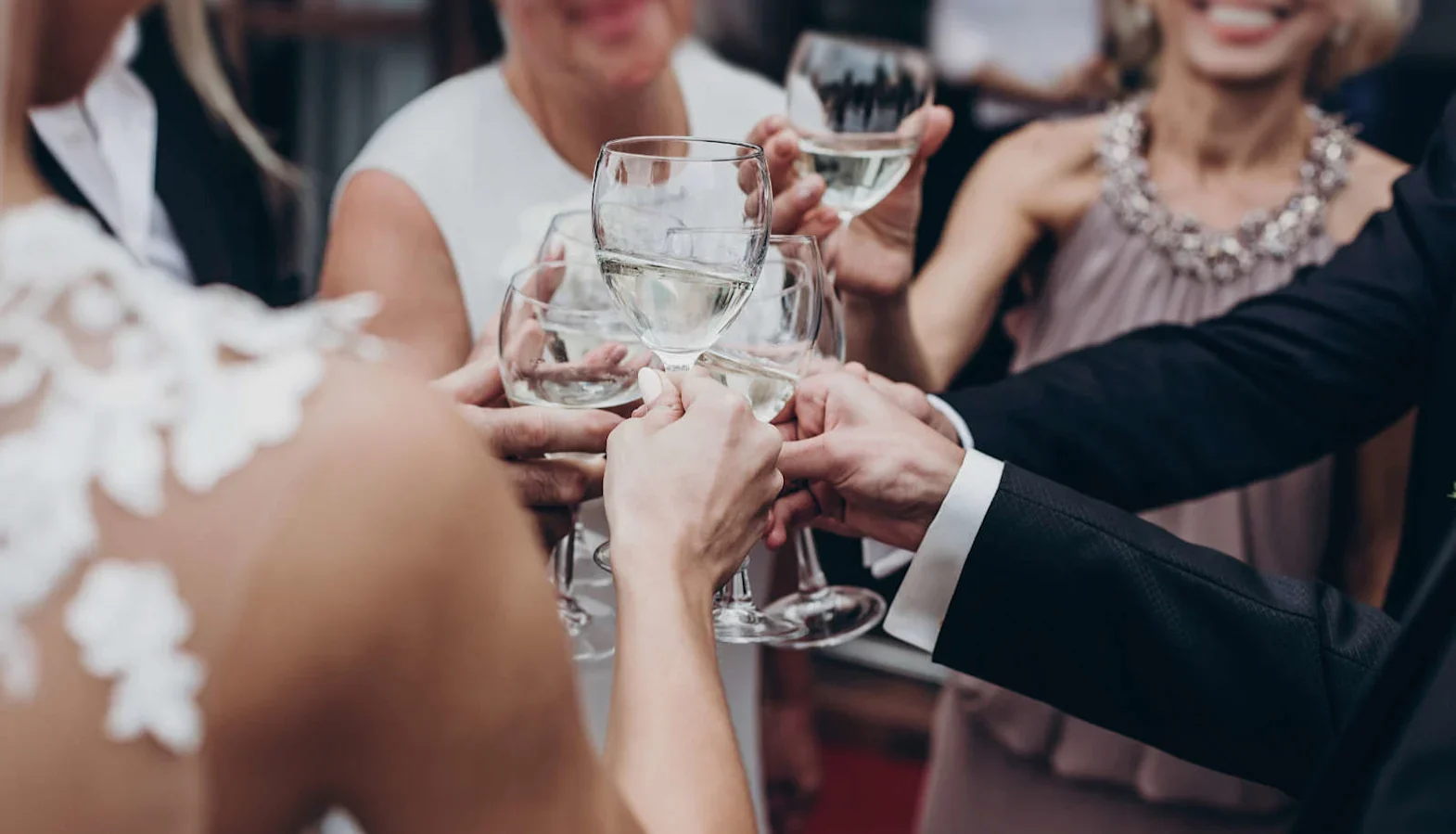 Wedding Wine Guide - How much wine for a wedding? - Image