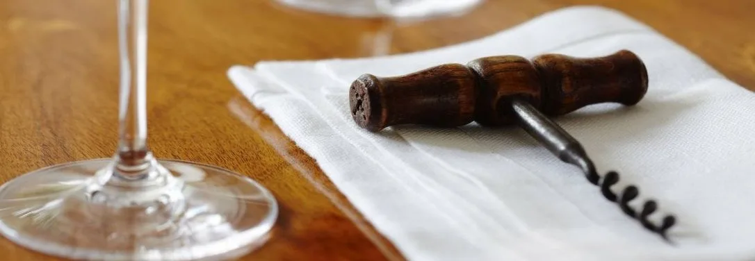 Twist and pull corkscrew