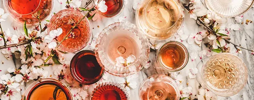 What gives a wine its colour?