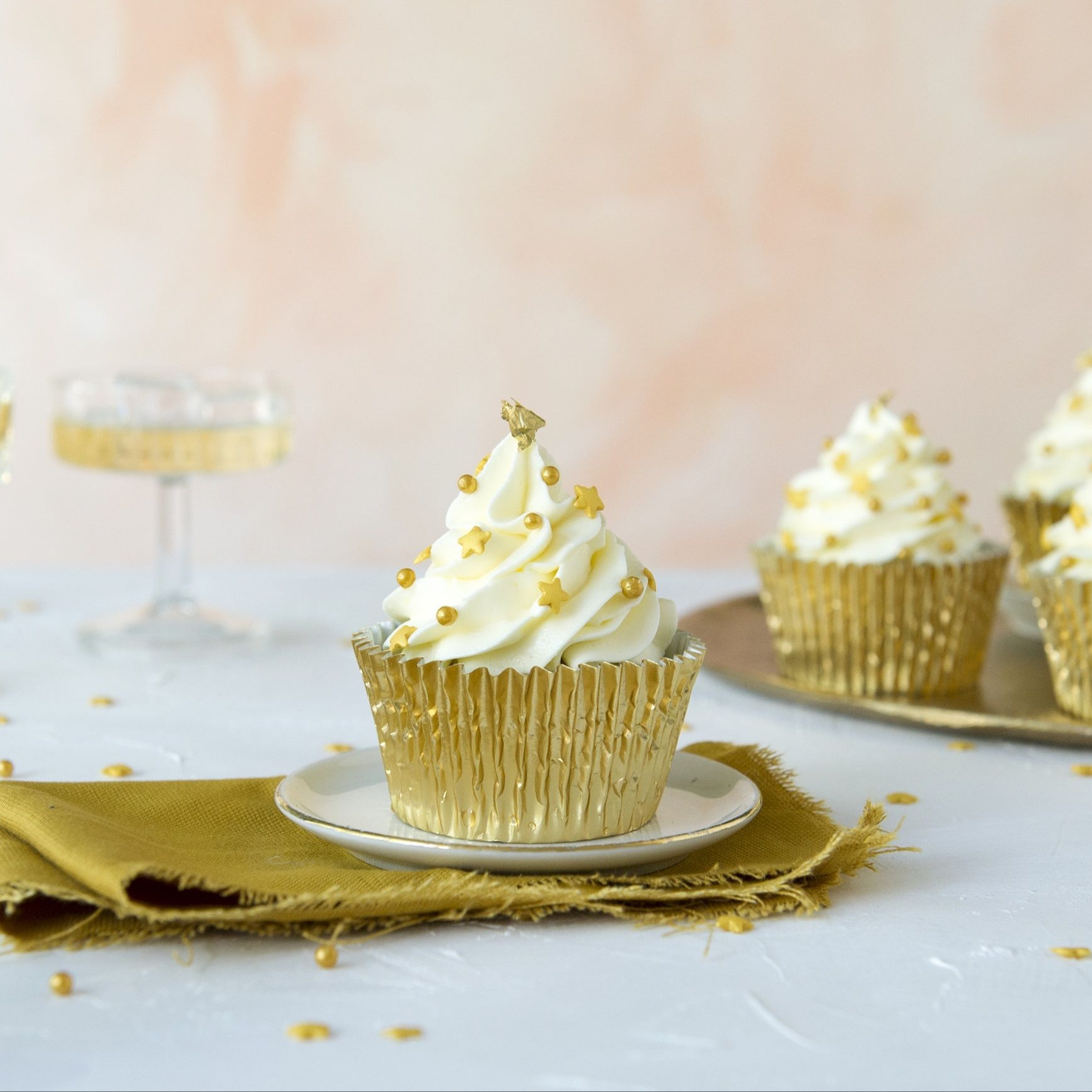 Il strottenhoofd fluctueren Golden cupcakes | Bakken.nl