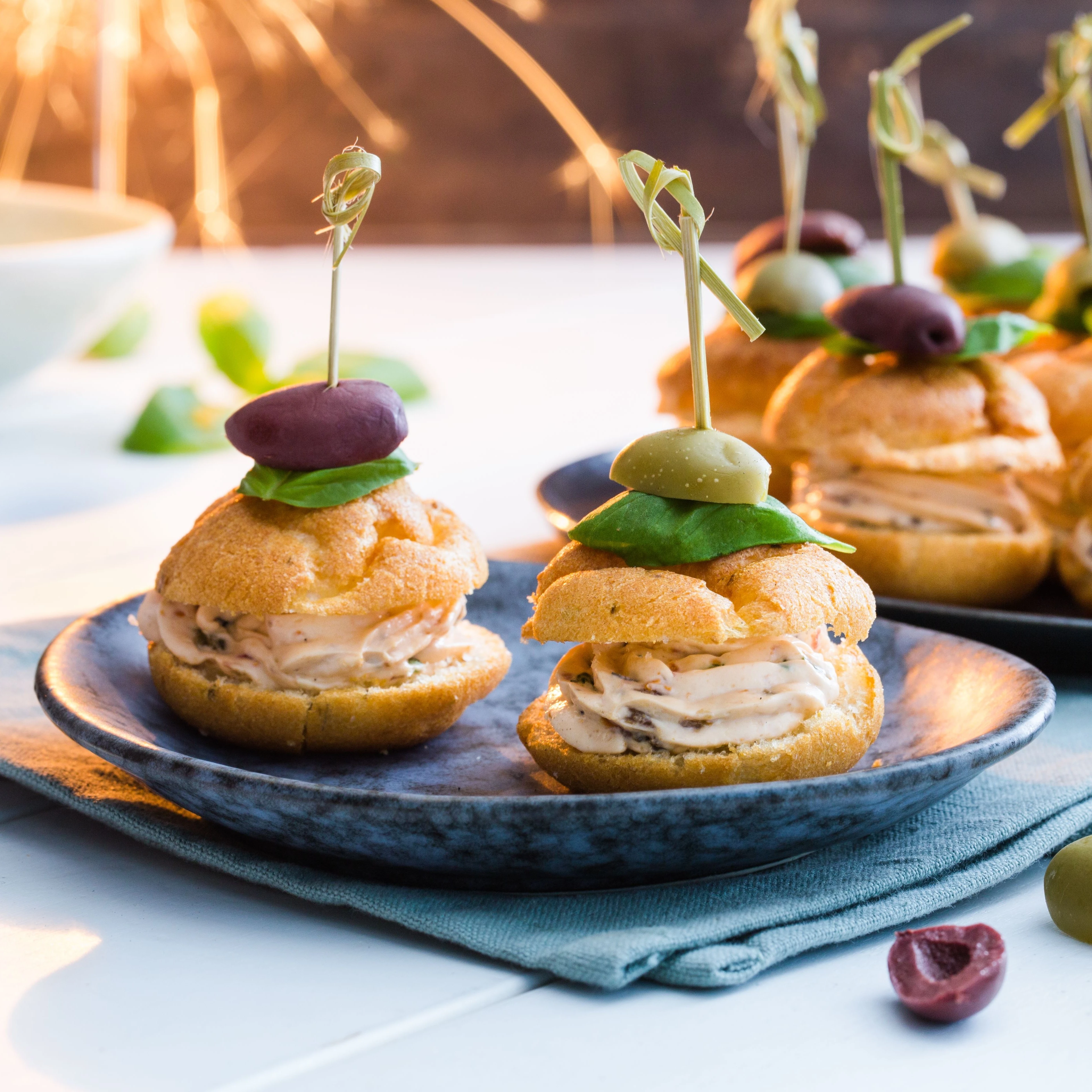 Recept: Hartige soezen met tapenade - Bakken.nl