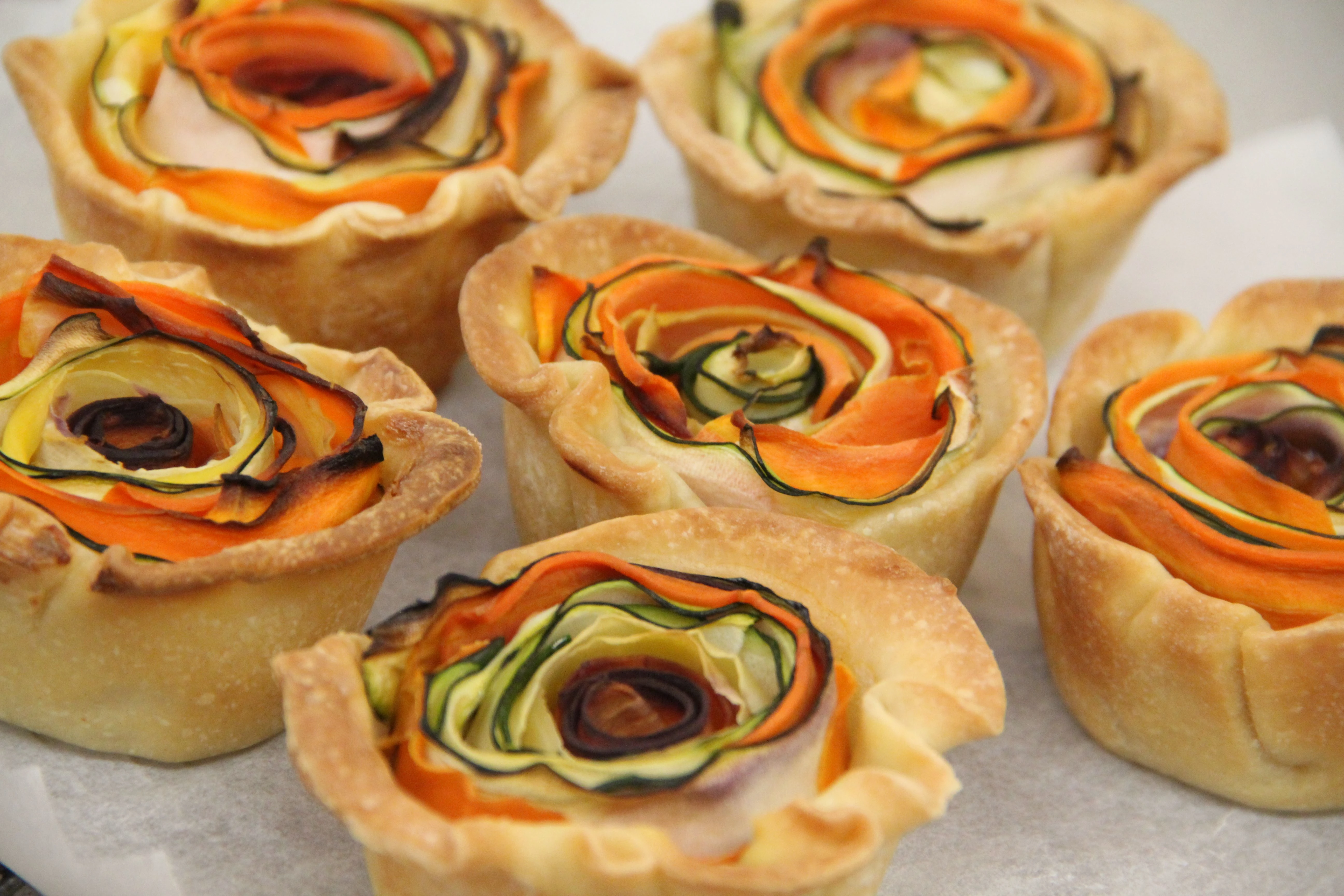 Recept: Hartige taartjes met groenteroosjes - Bakken.nl