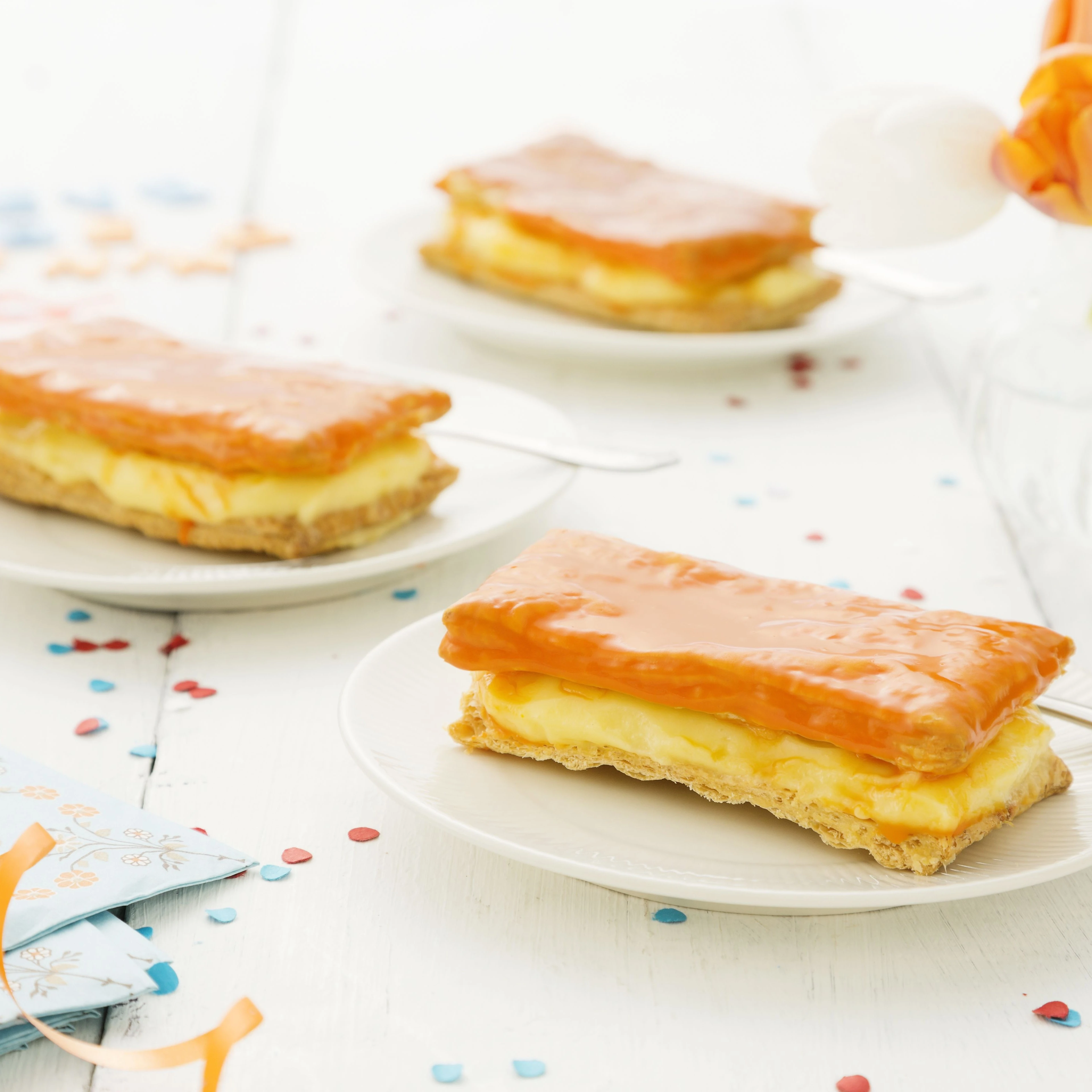 Recept: Oranje tompouce - Bakken.nl