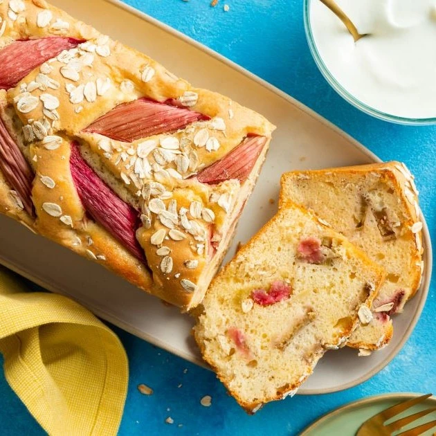 Recept: Kwarkcake met rabarber en haver - Bakken.nl
