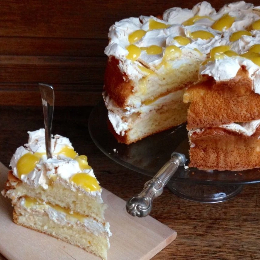 Recept: Kwarkcake met meringue en lemoncurd - Bakken.nl