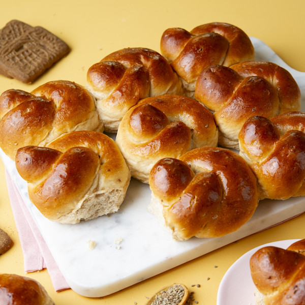 Recept - Bakken.nl - Anijsbroodjes 