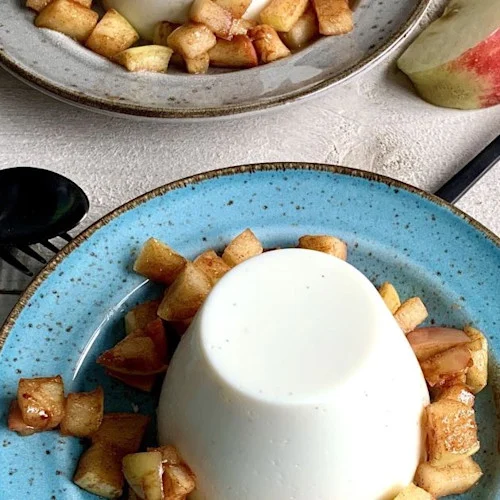 Recept: Panna cotta met gebakken appeltjes - Bakken.nl