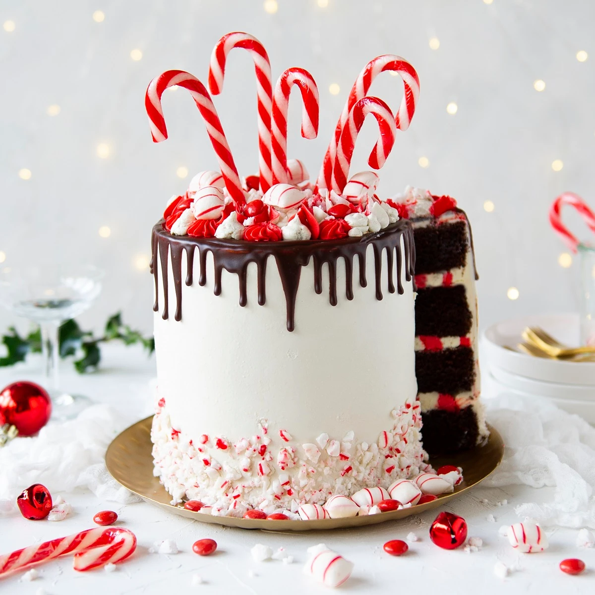 Recept: Candy cane chocoladetaart - Bakken.nl