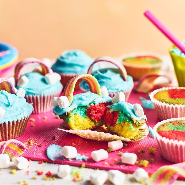Regenboog cupcakes