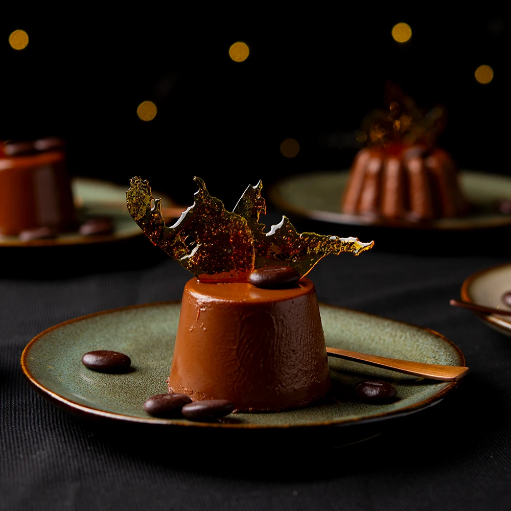 Recept: Mokka panna cotta met karamel schotsen - Bakken.nl