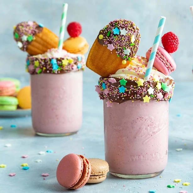 Recept: Feestelijke freakshake met framboos - Bakken.nl