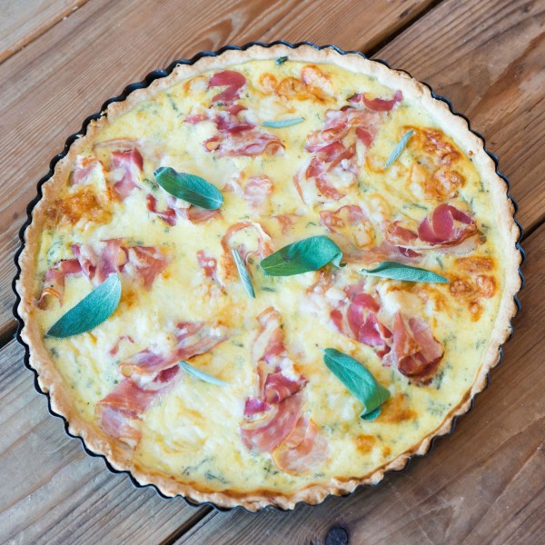 Danna Hartige taart met ricotta pancetta en salie