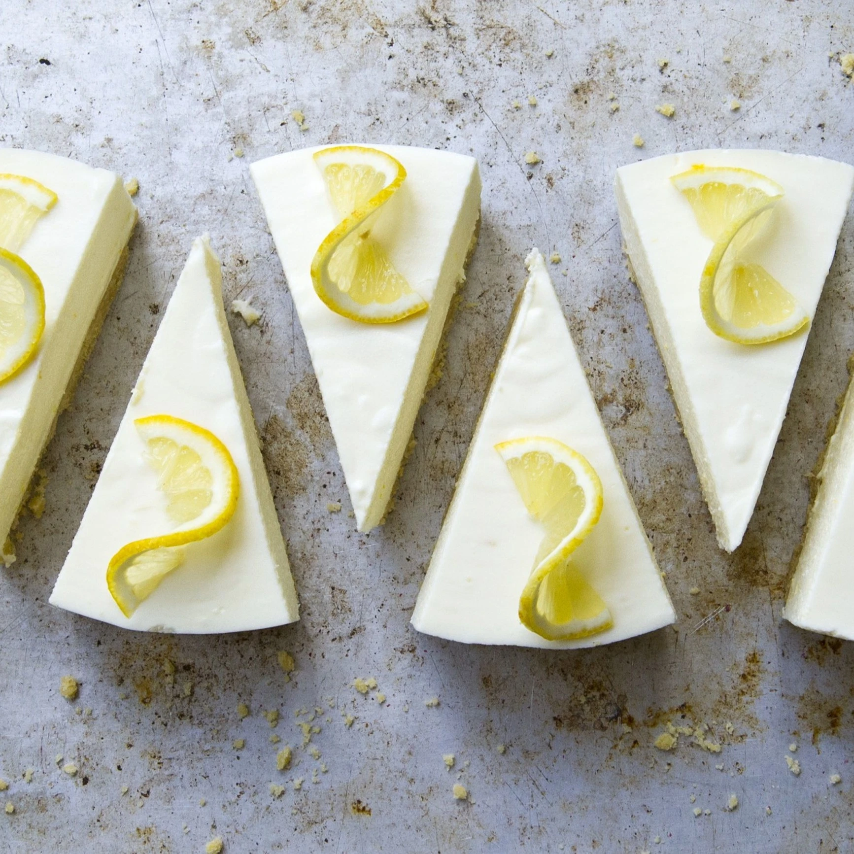 Recept: Limoncello kwarktaart met citroenrasp - Bakken.nl