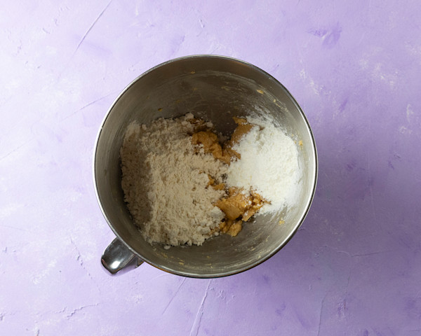 Bakken.nl - Glutenvrije chocolatechips met macadamianoten en witte chocolade - 04