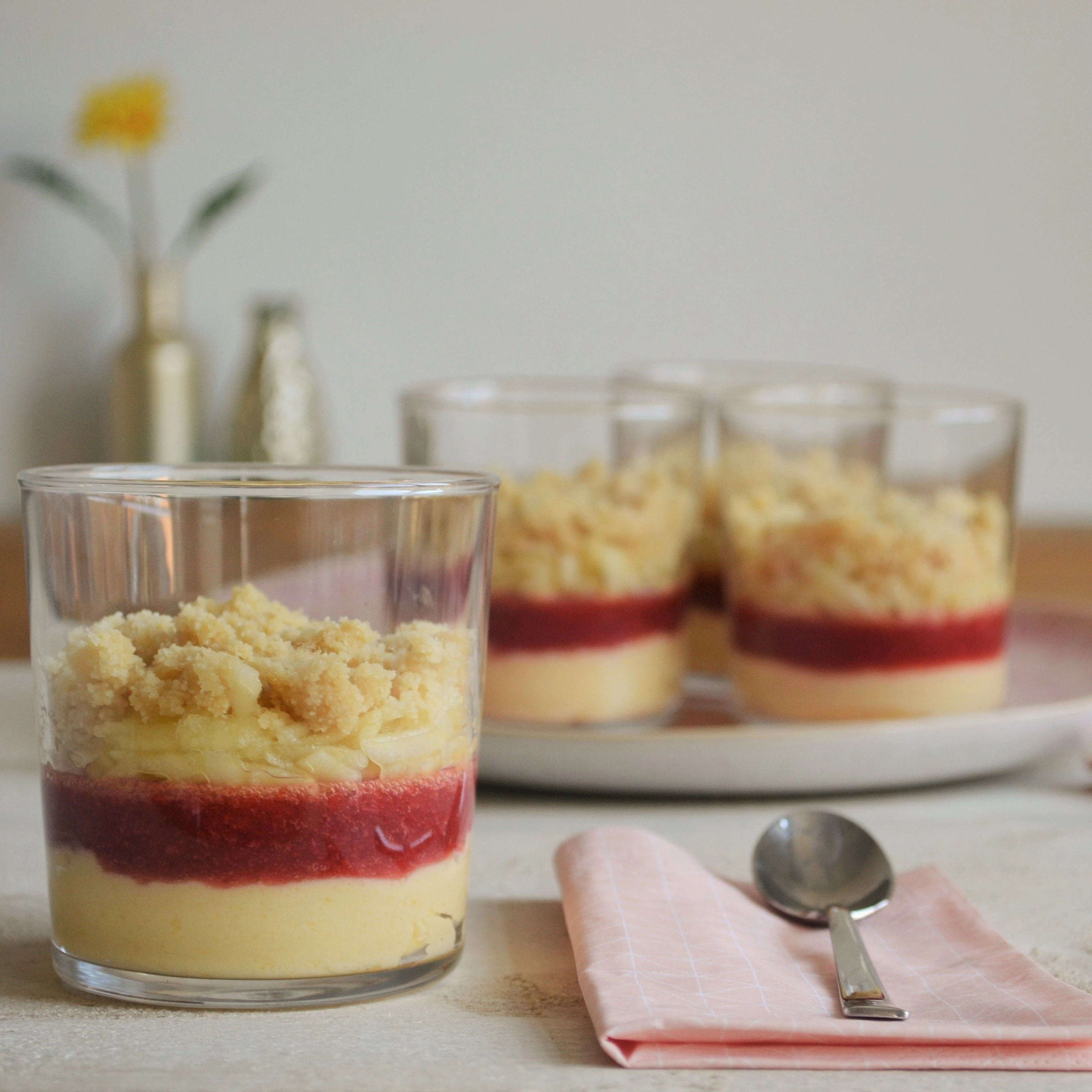Recept: No bake appel aardbei kruimel dessert - Bakken.nl