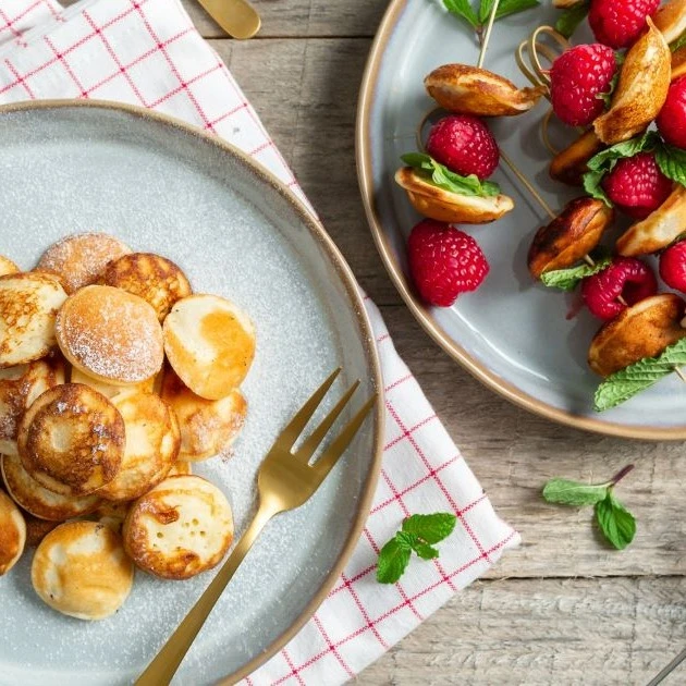 Recept: Spiesjes met poffertjes en frambozen - Bakken.nl