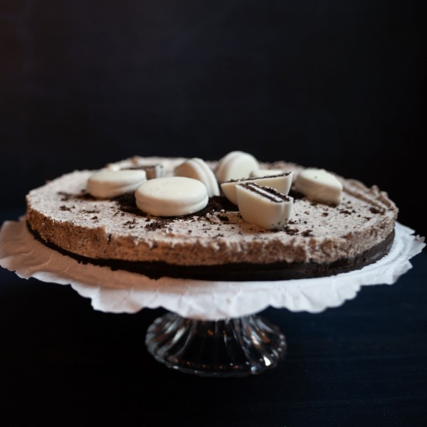 monchou taart met witte oreo koekjes