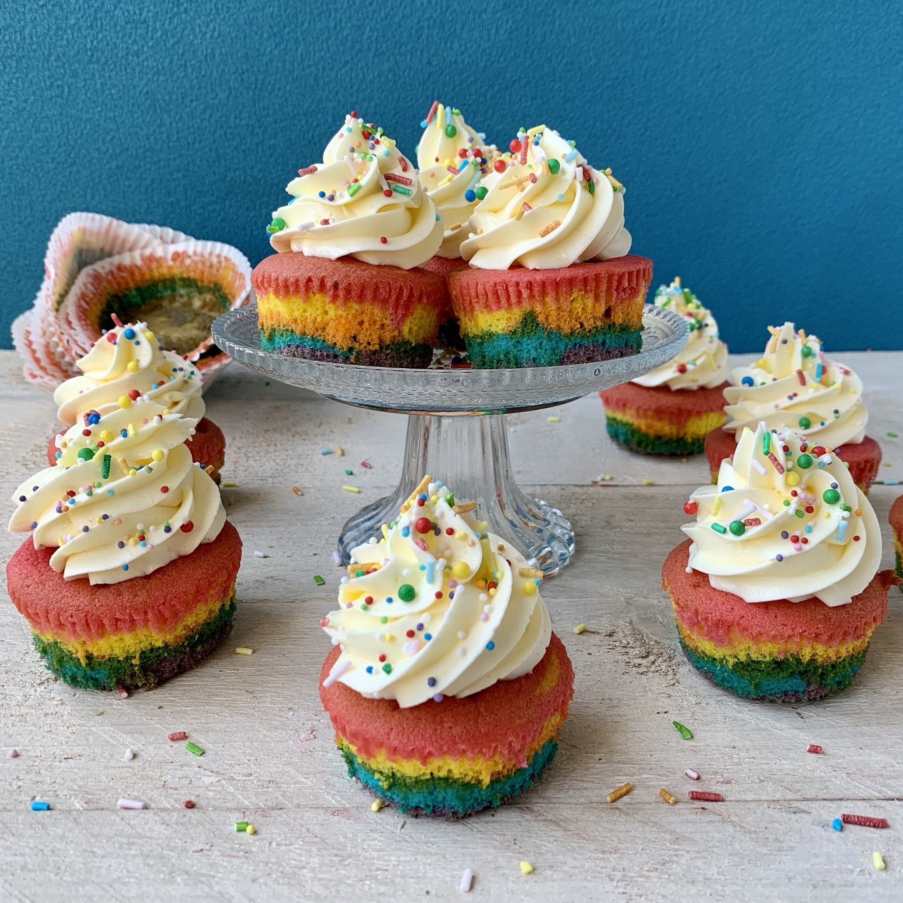 Binnenwaarts ergens bij betrokken zijn stoel Rainbow cupcakes | Bakken.nl