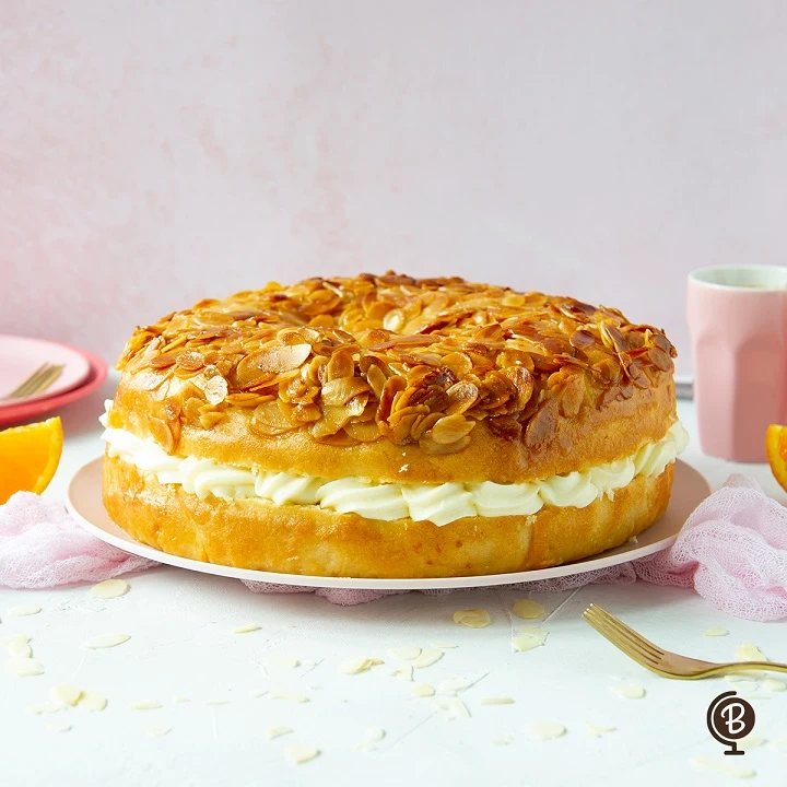 Recept: Bienenstich met sinaasappelroom - Bakken.nl