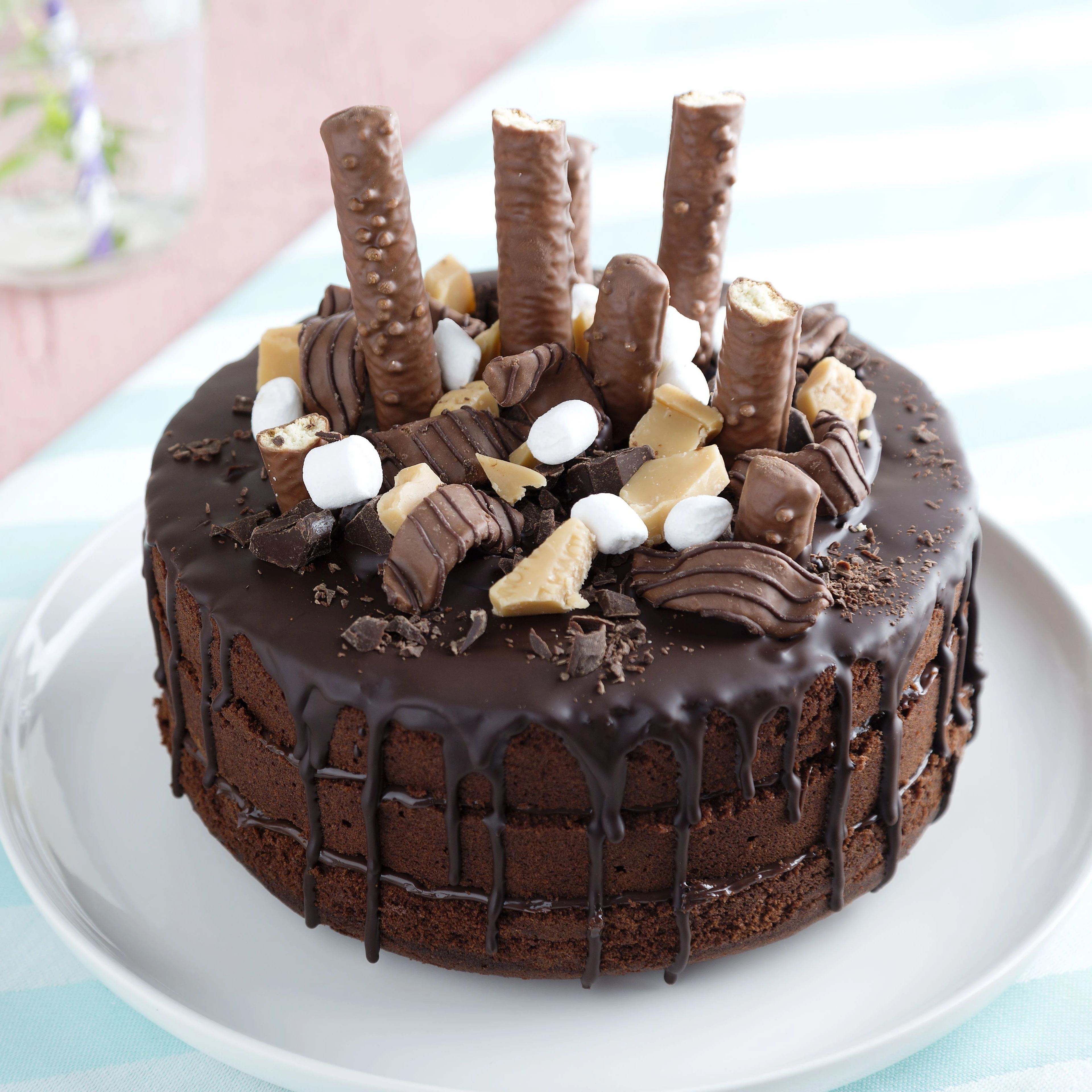 Recept: Triple Chocolate Cake - Bakken.nl