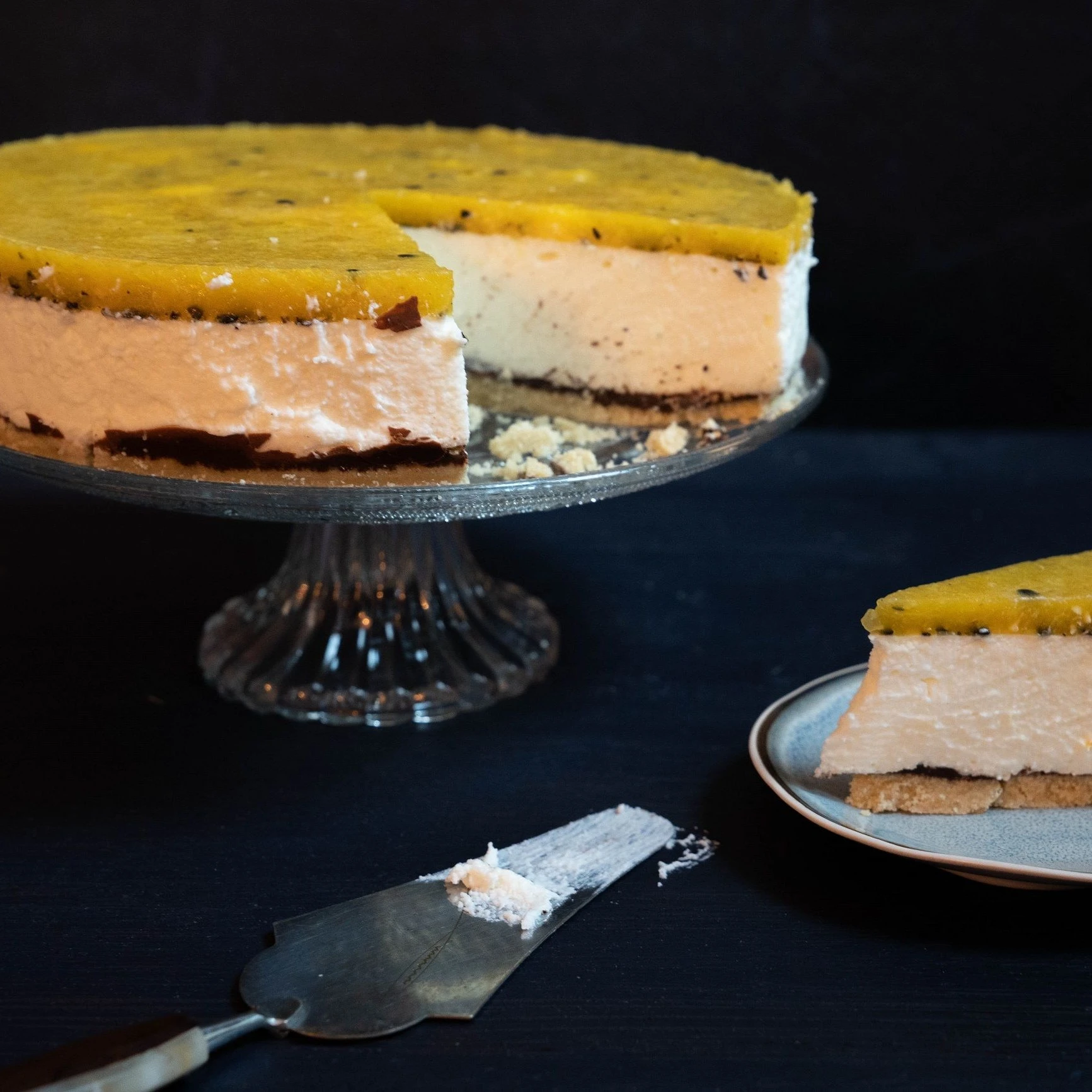 Recept: Kwarktaart met passievrucht en mango - Bakken.nl
