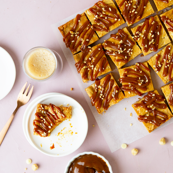 Blondies met karamel