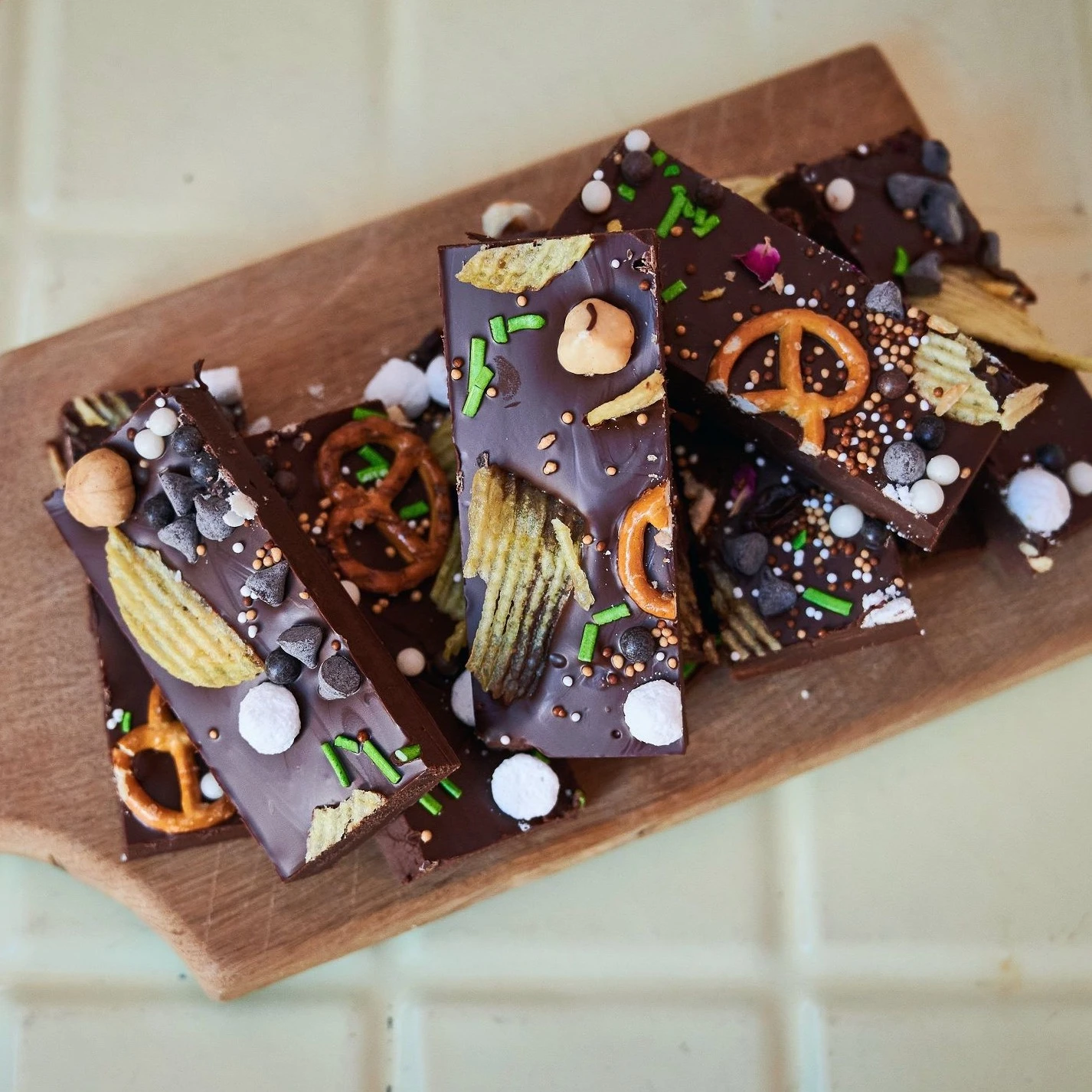 Recept: Versierde chocoladerepen - Bakken.nl
