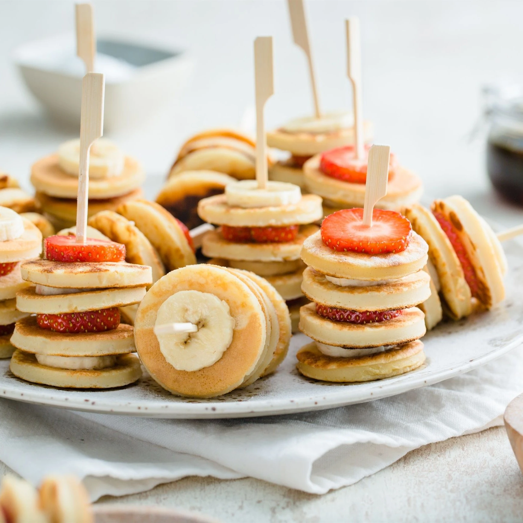 Recept: Mini pannenkoekjes met fruit - Bakken.nl