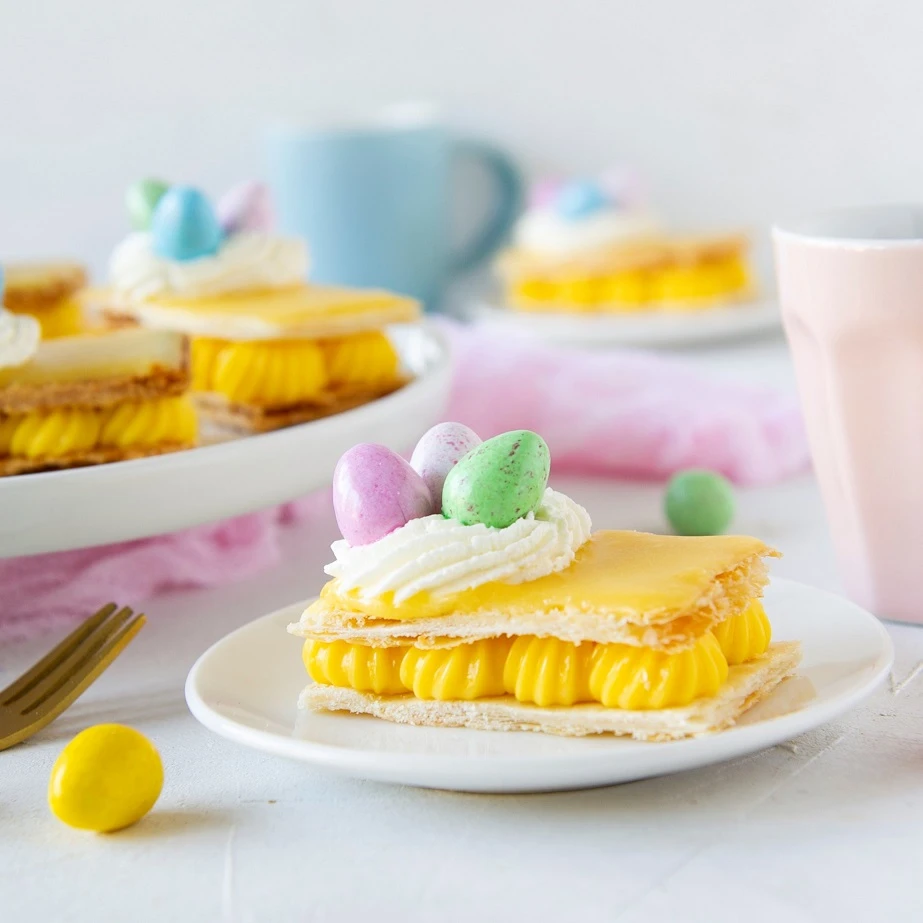 Recept: Mini paas tompouce met advocaat - Bakken.nl