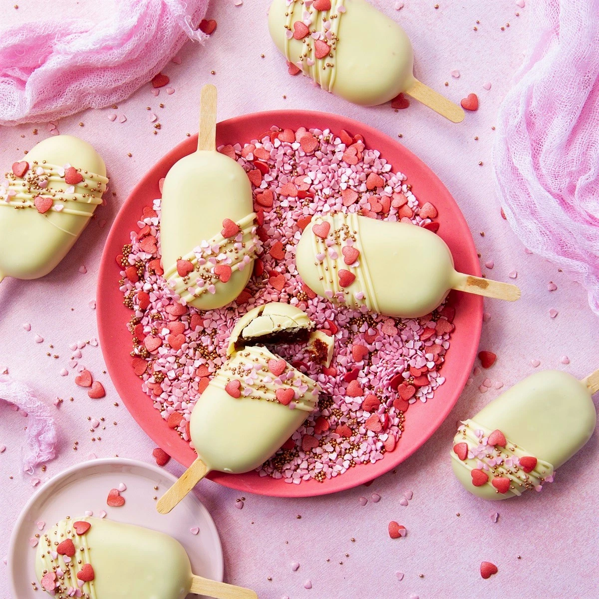 Recept: Cake popsicles red velvet - Bakken.nl