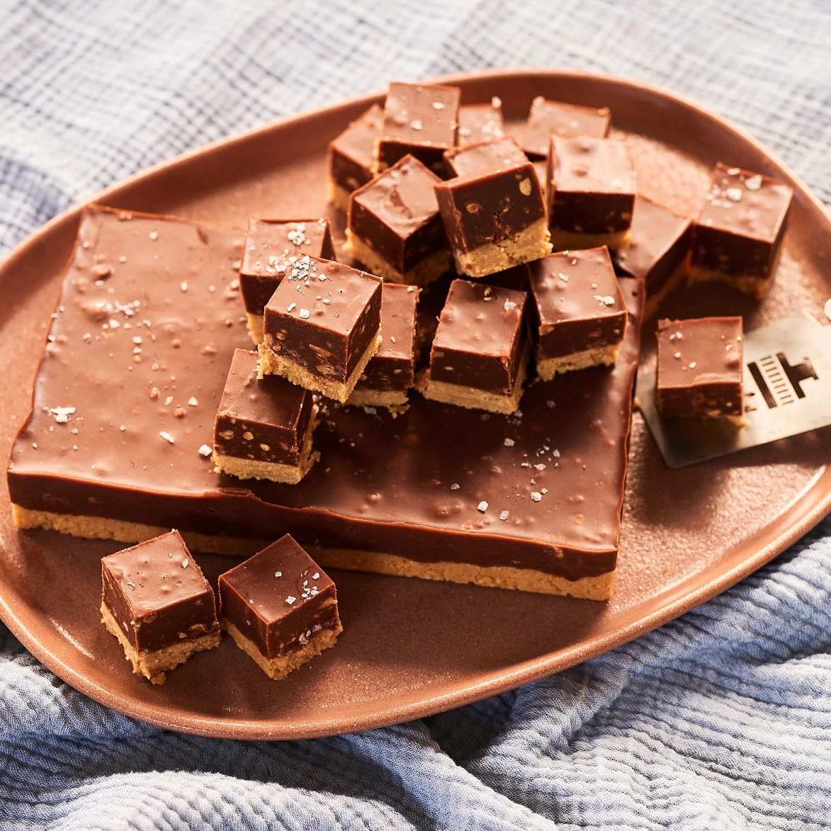 Recept: Pindakaas chocolade fudge met zeezout - Bakken.nl